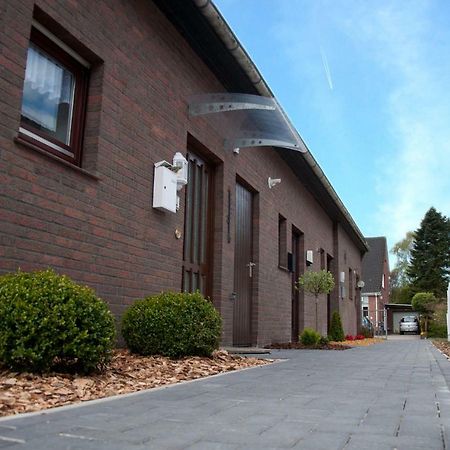 Ferienhaus Kleine Oase Varel Exterior foto