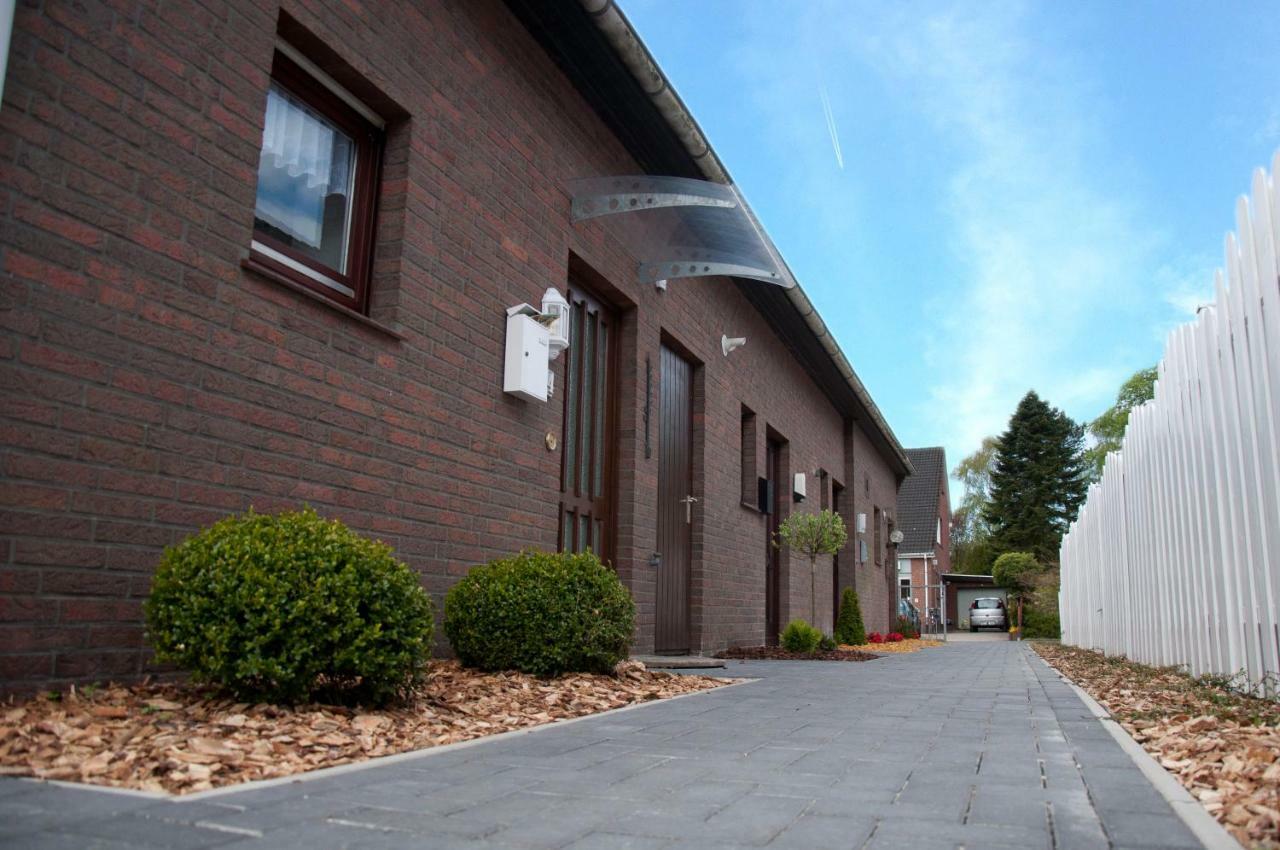 Ferienhaus Kleine Oase Varel Exterior foto
